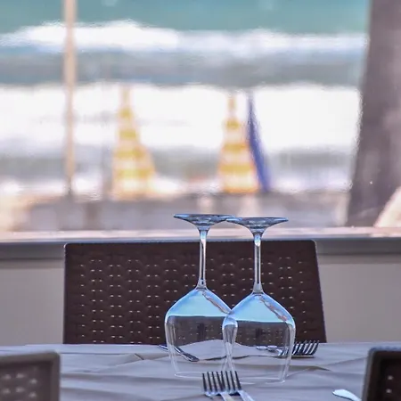 Vela Club & Hotel *