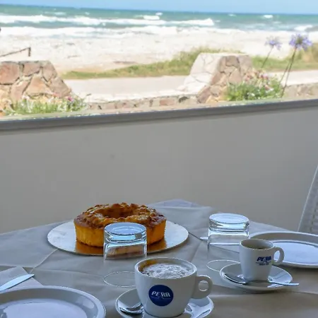 Vela Club & Hotel *